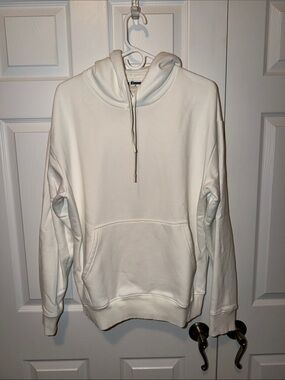 Denim & Flower Men's White Pullover Hoodie with Kangaroo Pocket